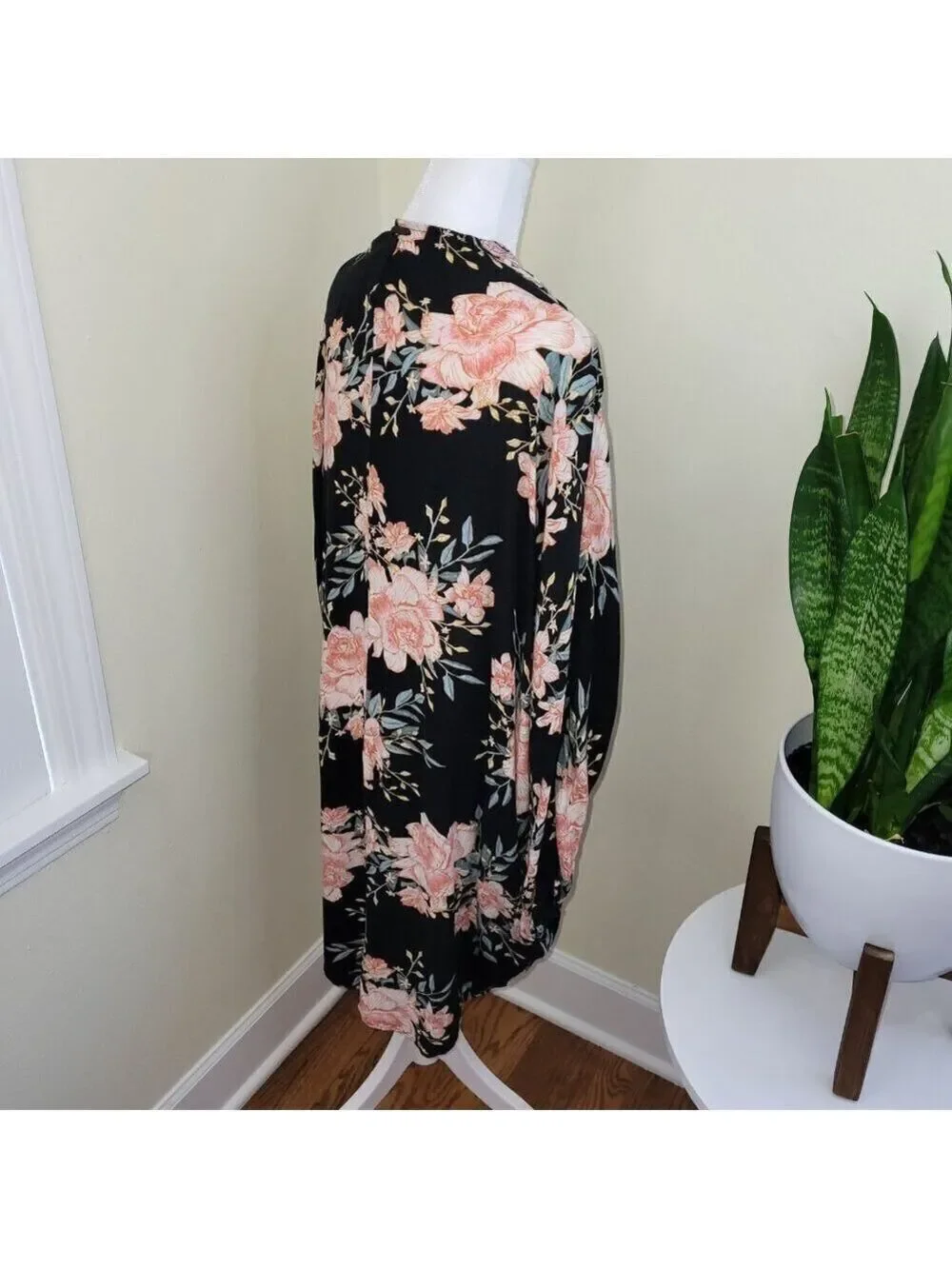 Billabong Floral Kimono Black/Pink Floral Open Front Cardigan Women's S/M